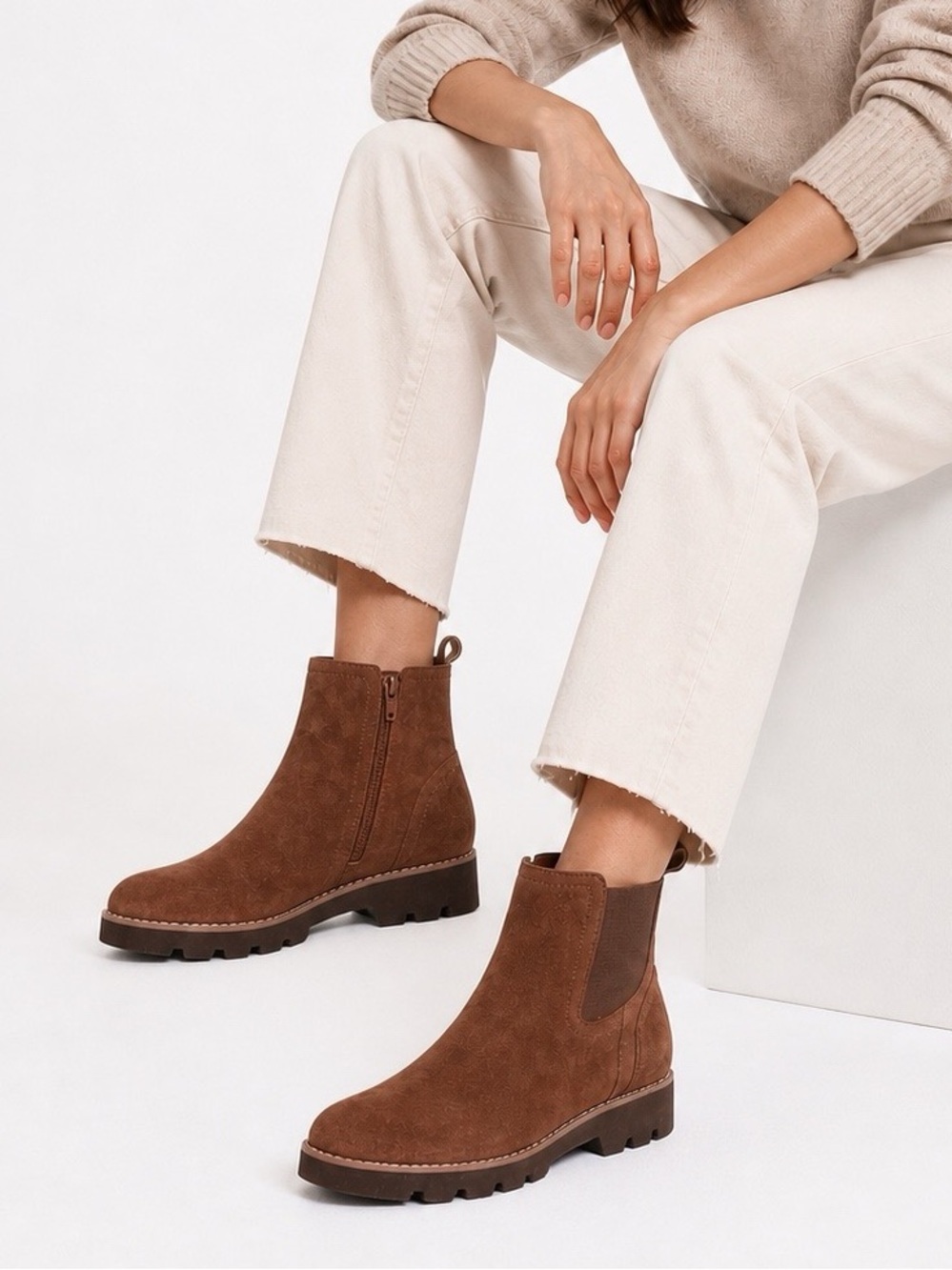 VIONIC Brighton Chelsea Ankle Boot in Monks Robe Suede 9